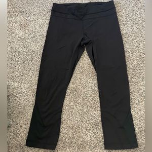 Lululemon cropped legging with mesh detail size 8